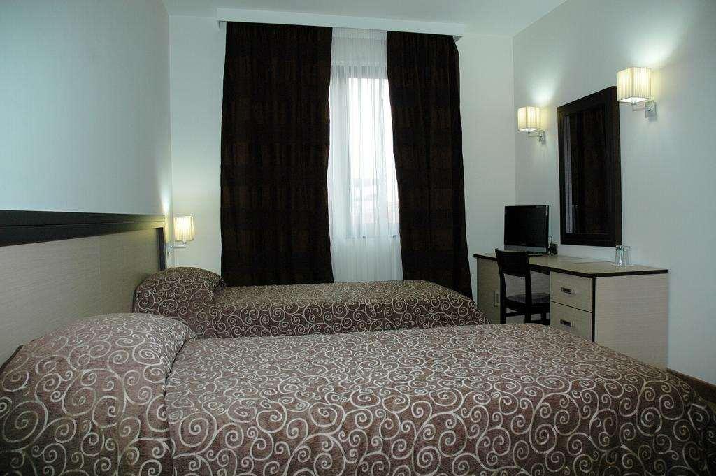 Fieri Hotel Fier Phòng bức ảnh