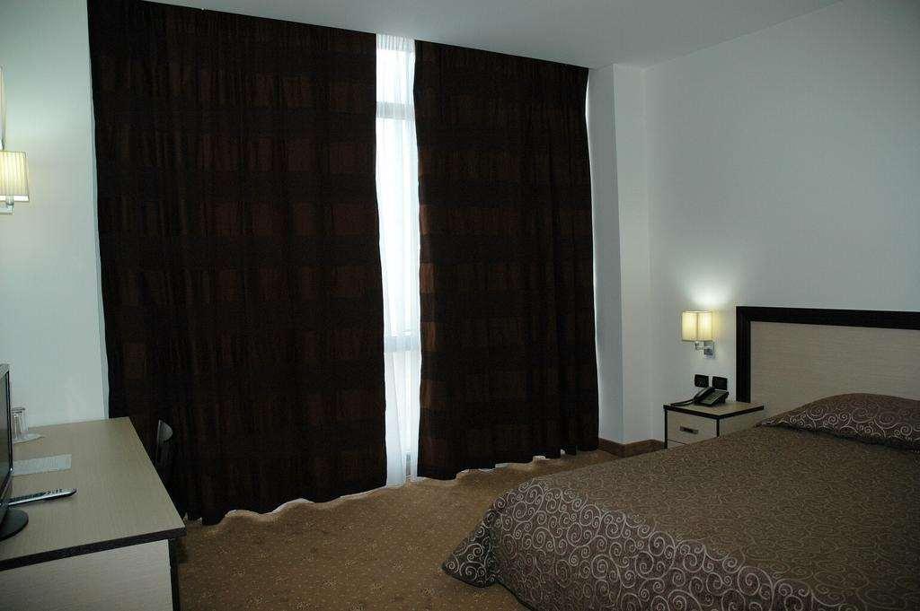 Fieri Hotel Fier Phòng bức ảnh