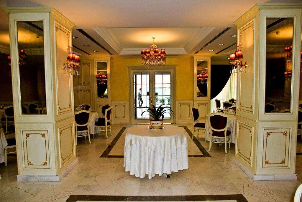 Fieri Hotel Fier Nhà hàng bức ảnh